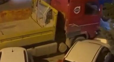 Park halindeki 9 araca çarpan tır maddi hasara neden oldu