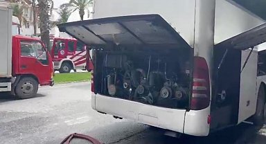 Park halindeki otobüsün motor bölümünde yangın çıktı