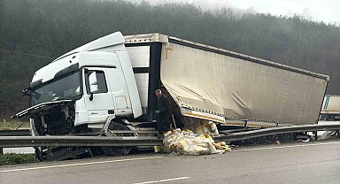 Park halindeki tır kendi kendine hareket etti: Faciadan dönüldü