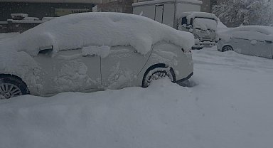 Patnos'ta baharı beklerken 40 santimetre kar yağdı