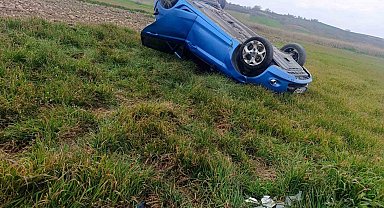 Pehlivanköy'de taralaya uçan otomobilin sürücüsü yaralandı