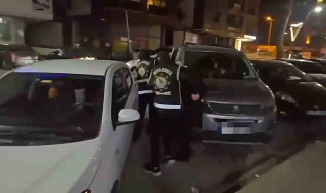 Pendik'te silah ticareti yapan 2 şüpheli gözaltına alındı