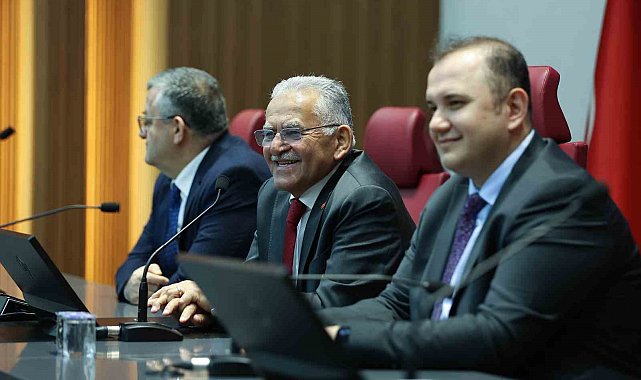 Personeliyle bayramlaşan Başkan Büyükkılıç: "Kayseri Büyükşehir bir marka"