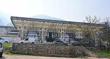 Piremir'de yol yarılandı