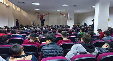 Polisten Niğde'de vatandaş ve öğrencilere yönelik bilgilendirme çalışmaları