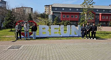 "Savaşta hiç kimse kazanmayacak" diyen uluslararası öğrenciler barış istiyor