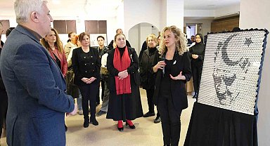 "Sessiz Çizgiler" Sergisi, Çanakkale ruhunu sanatla yaşatıyor