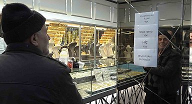 "Vallahi billahi yok" yazısı kuyumcuda izdihamı durduramadı