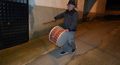 Ramazan davulunu çalacak kimse bulamayınca davulu çalmak muhtara kaldı