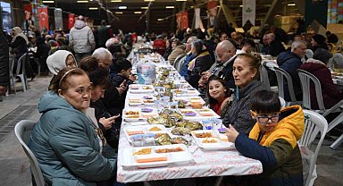 Ramazan'ın bereketi 1050 konutlar'da paylaşıldı