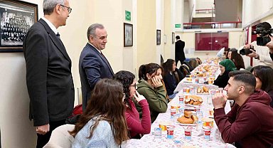 Rektör Prof. Dr. Altun, Eczacılık Fakültesi öğrencileri ile iftar yaptı