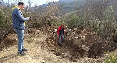 Roma dönemine ait kalıntıların bulunduğu bölge defineciler tarafından tahrip edildi