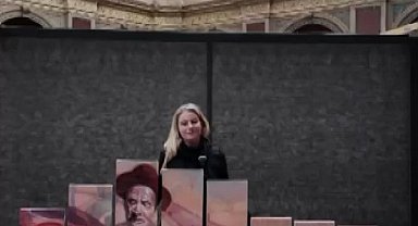 Rus ressam Kirillova'nın "Aşık Veysel Portresi" Saint Petersburg'da "Laureate" ödülüne layık görüldü