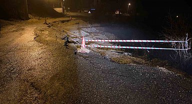 Sağanak nedeniyle yol çöktü, 11 köy yolu ulaşıma kapandı