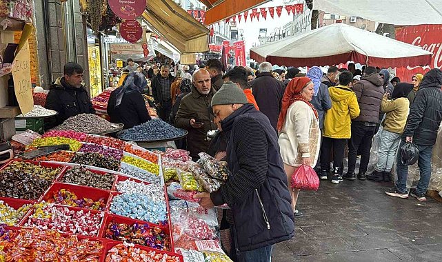 Sağanak yağış, bayram öncesi esnafa yaramadı