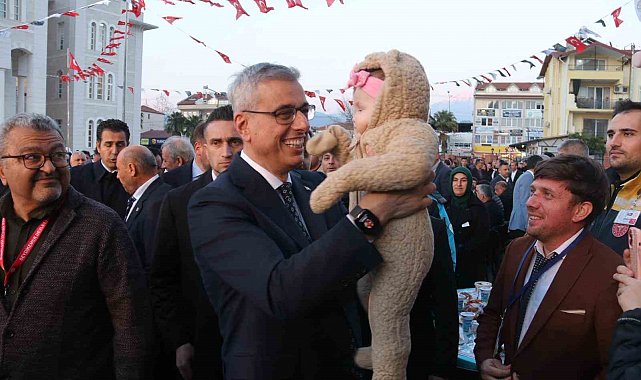 Sağlık Bakanı Memişoğlu: "Cumhurbaşkanımız Recep Tayyip Erdoğan'ın liderliğinde gece gündüz demeden halkımıza hizmet etmeye çalışıyoruz"
