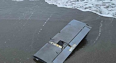 Sakarya'da sahile dron parçası vurdu