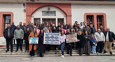 Salihli'de ilkokul mezunları 25 yıl sonra buluştu