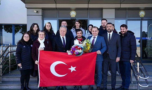 Şampiyon atıcıya Trabzon Havalimanında karşılama