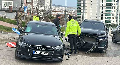 Samsun'da SUV ile otomobil çarpıştı