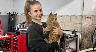 Sanayinin 17 yaşındaki oto tamircisi kadın ustası