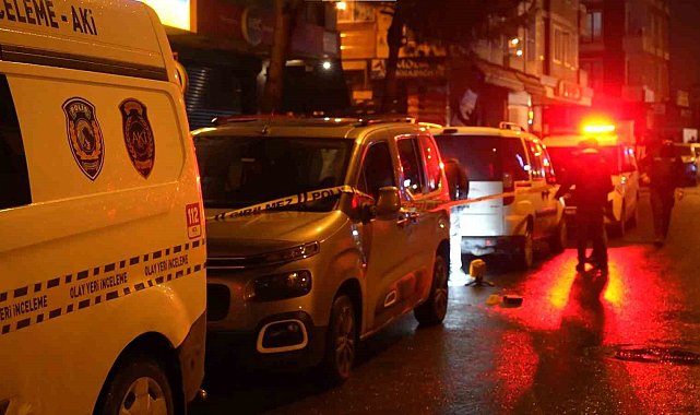 Sancaktepe'de seyir halindeki otomobilden silahlı saldırı: 1 yaralı