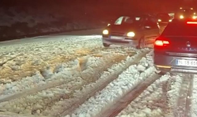 Şanlıurfa'da dolu ve kar yağışı etkili oldu