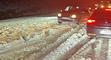 Şanlıurfa'da dolu ve kar yağışı etkili oldu