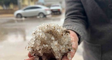 Şanlıurfa'da dolu yağışı hayatı olumsuz etkiledi