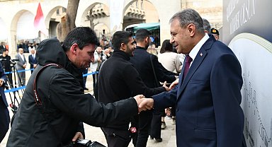 Şanlıurfa'da kent protokolü vatandaşlarla bayramlaştı