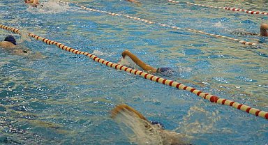 Şanlıurfa'da minik yüzücülerden 24 madalya