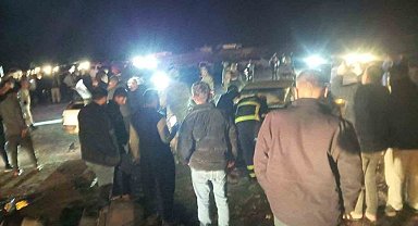 Şanlıurfa'da otomobiller çarpıştı: 1 ölü, 8 yaralı