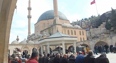 Şanlıurfa'daki Halil-ür Rahman Camii asırlara meydan okuyor