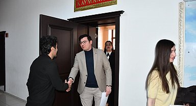 Sarıkamış Kaymakamı Aslantatar, doktorlarla bir araya geldi