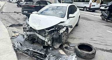 Sarıyer'de otomobil karşı şeride geçti, 4 araç birbirine girdi: 4 yaralı