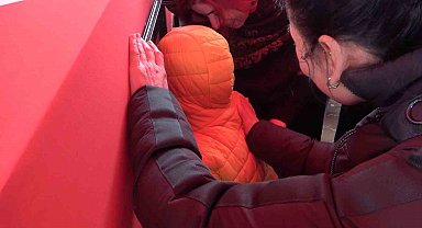 Şehit babaya son dokunuş: Yürek yakan veda