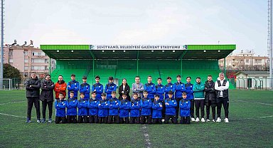 Şehitkamil Belediyespor U14 Takımı Türkiye Şampiyonası için Şanlıurfa'ya uğurlandı