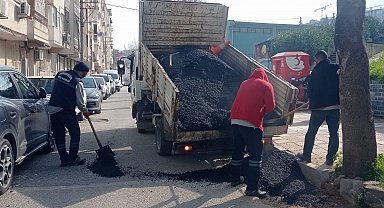 Şehzadeler'de bozulan yollar onarılıyor