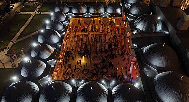 Selimiye'nin gölgesinde binlerce kişi iftarda buluştu