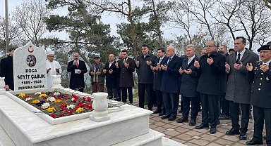 Seyit Onbaşı kabri başında anıldı