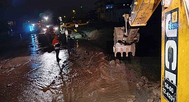 Siirt Valiliği: "Kurtalan'da sel ve taşkınlara 21 araç ve 59 personel ile müdahale edildi"