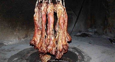 Siirt'in tescilli lezzeti büryan kebabı iftar sofrasının vazgeçilmezi oluyor