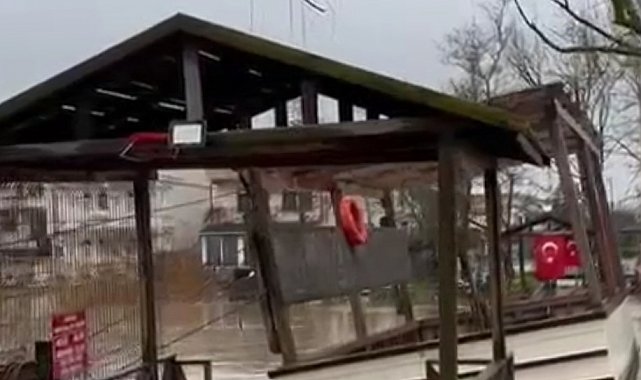 Şile'de sağanak su baskınlarına neden oldu