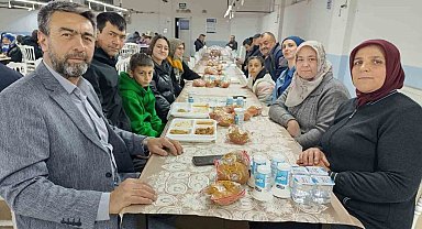 Simav Güney Beldesinde 750 kişilik gönül sofrası kuruldu