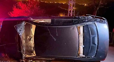 Sinop'ta otomobil devrildi: 2 yaralı