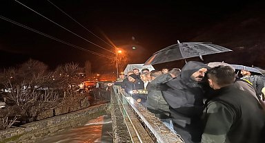 Şırnak Valisi Ekici sel bölgesinde: "Devletimiz tüm imkanlarıyla sahada"