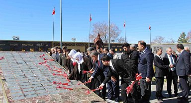 Şırnak'ta Çanakkale Zaferi ve şehitleri anıldı