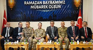 Şırnak'ta protokol-vatandaş bayramlaşması