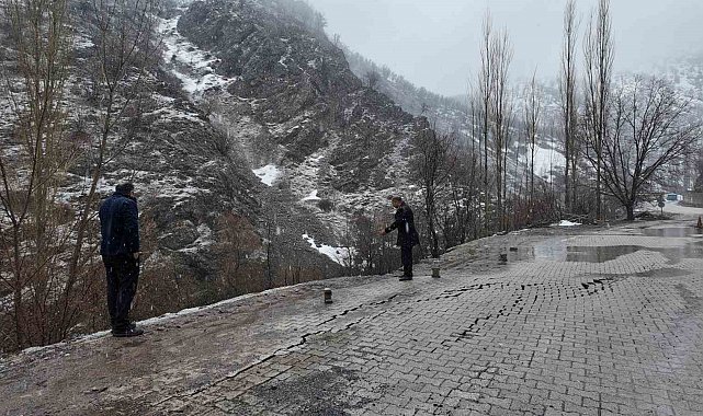 Şırnak'ta sağanak nedeniyle köyün bir bölümü çöktü evler boşaltıldı