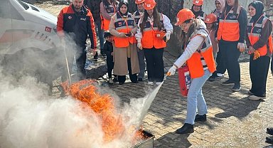 Şırnak'ta tamamı kadınlardan oluşan AFAD gönüllü ekibi eğitimi tamamladı